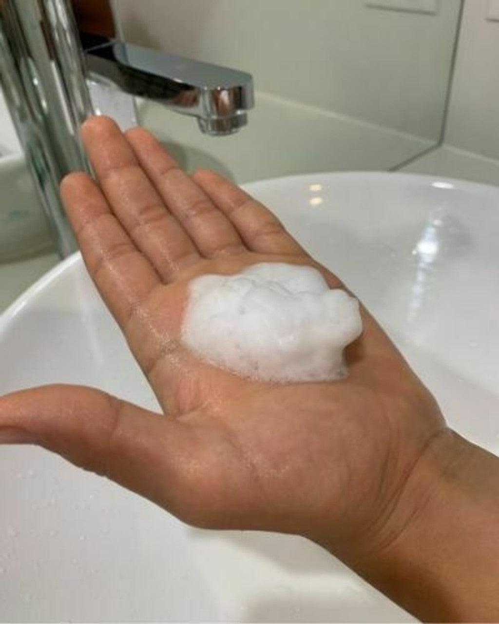 Coconut Foaming Hand Soap - Starter Pack (Bottle + 4 Refill Tablets) Naturally Anti-Bacterial