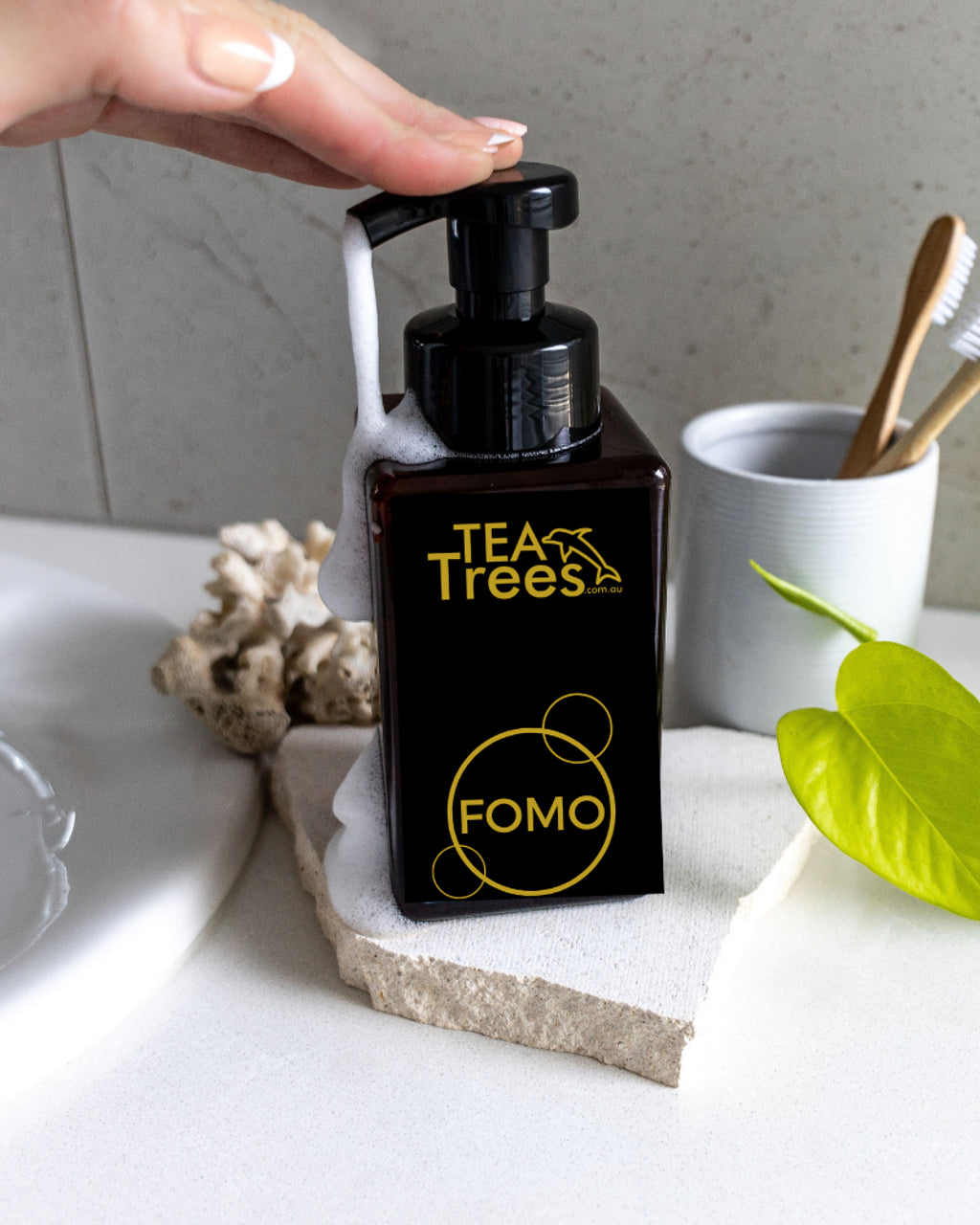 Coconut Foaming Hand Soap - Starter Pack (Bottle + 4 Refill Tablets) Naturally Anti-Bacterial